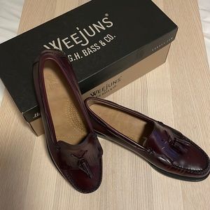 (SALE!!) Bass Weejuns Jaclyn Tassel Loafers, Color: Burgundy, Size: 7